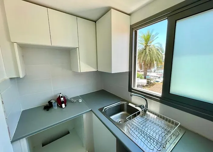 Nemesis Second Floor In Downtown * Nicosie